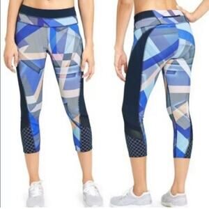 Athleta Women’s Electric Geo Sonar Capri Gym Fitness Leggings Size Large